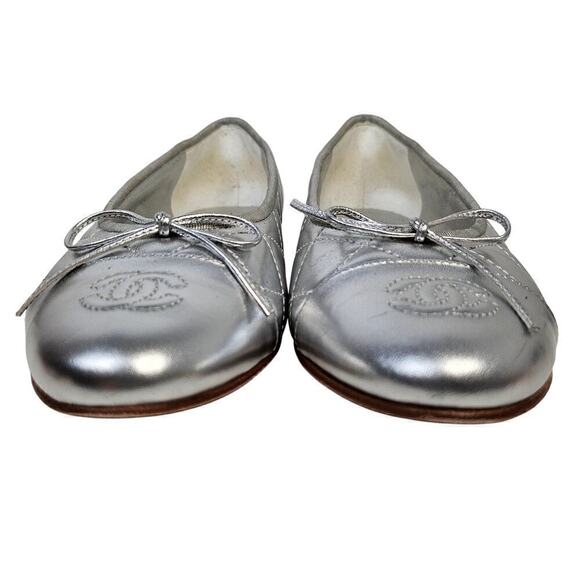Chanel Silver Quilted Leather Ballet Flats US 8 / EU 38 - Picture 2 of 8